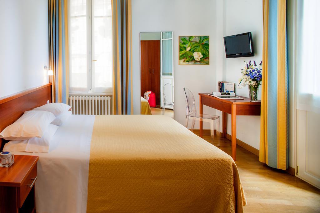 Hotel Beau Sejour アラッシオ 部屋 写真